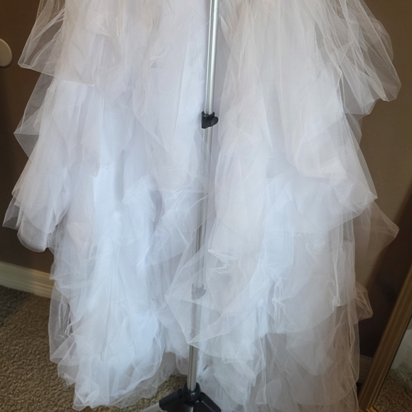 White High-Low Ruffled Tulle Skirt - Picture 3 of 5